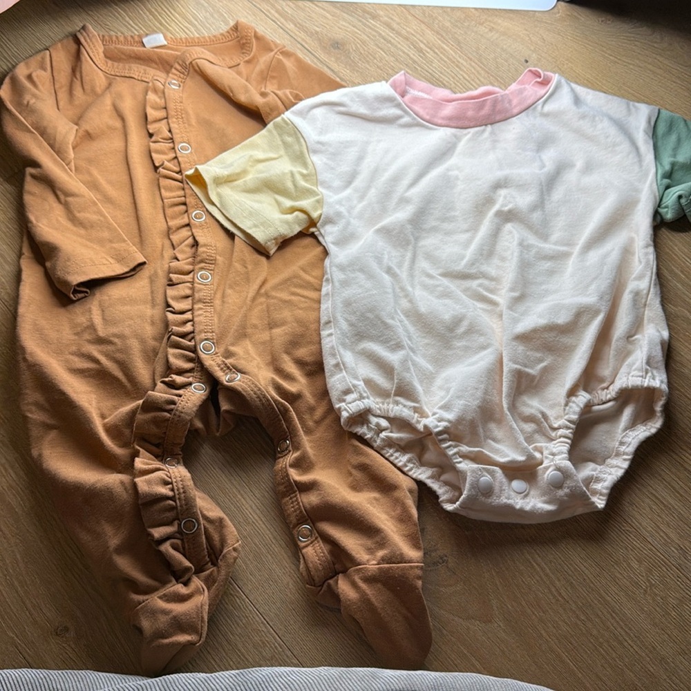Bundle of 2 Baby Outfits Size 60